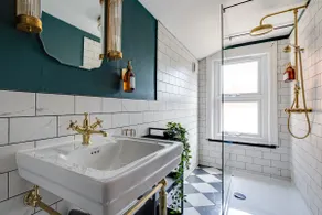 Insta-worthy Loft on Historic Chester Rows, Sleeps 4 & Free Parking - Image 5