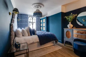 Insta-worthy Loft on Historic Chester Rows, Sleeps 4 & Free Parking - Image 3