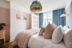 Insta-worthy Loft on Historic Chester Rows, Sleeps 4 & Free Parking - Image 4