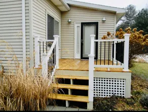 Cozy Canadian Lakes Cottage - Image 2