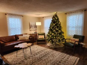 Pet Friendly, Walk to Lake&Camp of the Woods - Image 2