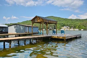 Cheerful 6 bedroom home on the lake! - Image 2