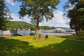 Cheerful 6 bedroom home on the lake! - Image 3