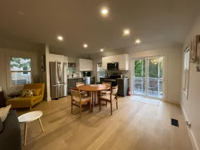 Prince Edward Wine County Cottage - Image 3