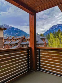 *LUX* 1 BR King Condo DT Canmore, Heated Parking, Hot tub - Image 4
