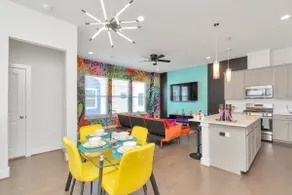 Vibrant Twnhome near Med. Ctr | Dwntwn w/ Garage - Image 2
