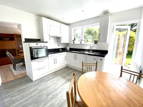Spaceous 3 bedroom detatched bungalow, quiet area. - Image 4