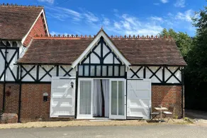Idyllic 1 bedroom Barn - Image 3