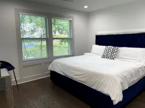 Private King Loft | Serene Setting | Downtown - Image 3