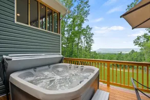 Hottub 5 acres, Great hiking,The best views around - Image 5