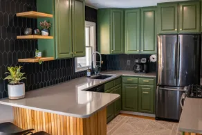 Close to everything! Updated kitchen. Great deck. - Image 5