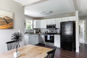 3BR Oasis | Mins from Downtown - King Bed - Image 5