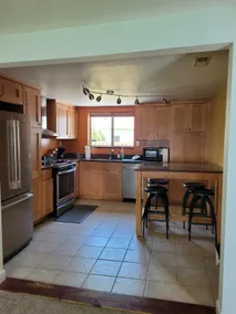 Cozy 4 bedroom cottage with a relaxing patio - Image 3