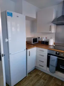 Modern 3 Bed House with Free Private Parking Rugby - Image 5