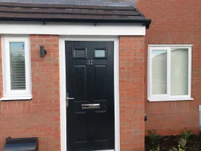 Modern 3 Bed House with Free Private Parking Rugby - Image 3