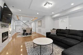 Gorgeous 7BD Home w/ Garage - Image 5