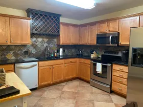 Cheerful 4-bedroom, 3-bath Townhome in Lawrence - Image 3