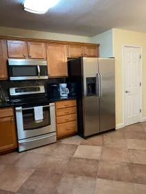 Cheerful 4-bedroom, 3-bath Townhome in Lawrence - Image 4