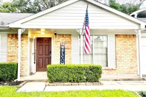 Super Cozy 4BR Home | Sleeps 10 | Katy - Image 3