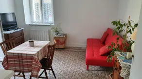 Quiet country house surrounded by greenery (1) - Image 3