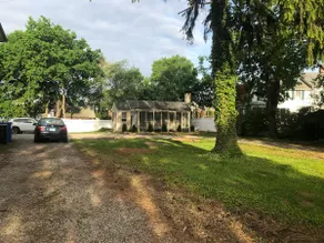 Tiny home one block from the town green. - Image 3