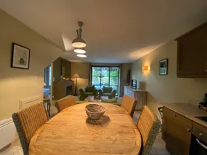 Delightful three-bedroom villa with pool - Image 4