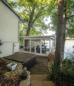 Lakefront 4BR/3BA, hot tub, firepit, dock w/ slip! - Image 3