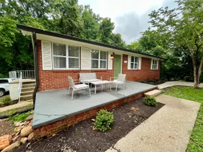 Charming Home- 7 min to downtown - Image 4