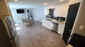 Newly Renovated 3 Bedroom Home Historic Bridge St. - Image 3