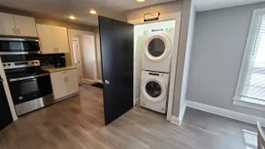 Newly Renovated 3 Bedroom Home Historic Bridge St. - Image 5