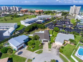 Beachside Private Pool/Yard Kid&Pet Friendly. 3 min from the Beach - Image 5