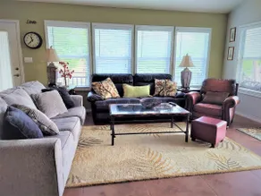 Quiet, peaceful, and secluded 3-bedroom home - Image 3