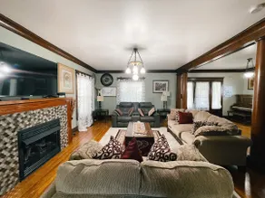 Victorian Home in Original Grandeur Downtown - Image 3