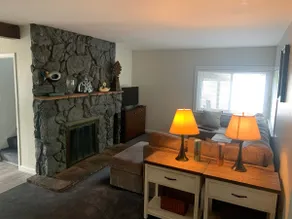 Spacious 5 bed 2 bath house in quiet neighborhood. - Image 4