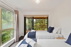 Luxury Getaway in a Statement Home Steps to Beach - Image 2