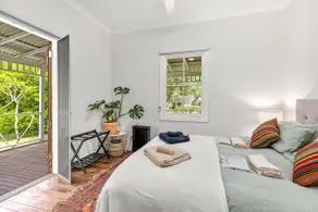 Tulip Cottage - riverfront getaway, close to town - Image 3