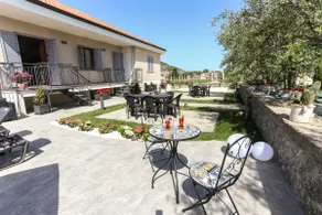 Villa Vivaldi with solarium, garden and jacuzzi - Image 3