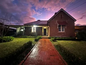 Weerona King Suite |Mudgee CBD | Walk Everywhere - Image 3