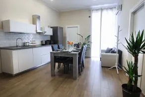 F_Flats Modern Apartment In the Heart of Naples(1) - Image 4