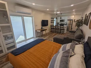 Adorable Farmhouse Studio w Hot Tub - priv. access - Image 2
