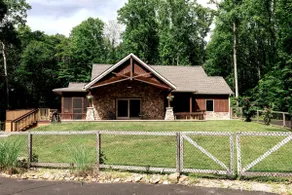 Hidden Retreat on 30 Wooded Acres 5 Miles to Town - Image 2