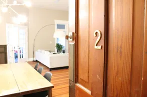 Spacious King bed apartment in Historical Mansion - Image 4