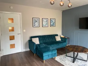Modern apartment with free parking and garden - Image 3