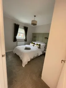 Modern apartment with free parking and garden - Image 5