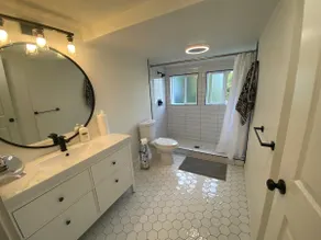 Gorgeously renovated and staged studio w/ backyard - Image 2