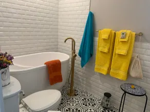 Cheerful 5 bedroom home with hot tub - Image 3