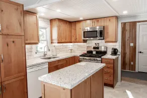 Family-friendly, 3 bedroom, lakefront cottage! - Image 3