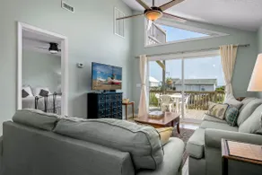 Beautiful modern 2 bedroom home with ocean views - Image 1