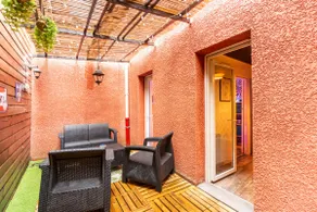 The 8 • Private Sauna & Jacuzzi + Parking - Image 3