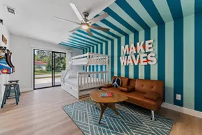 <10 Min to Beaches & DT w/ Games, King Bed & Fence - Image 4